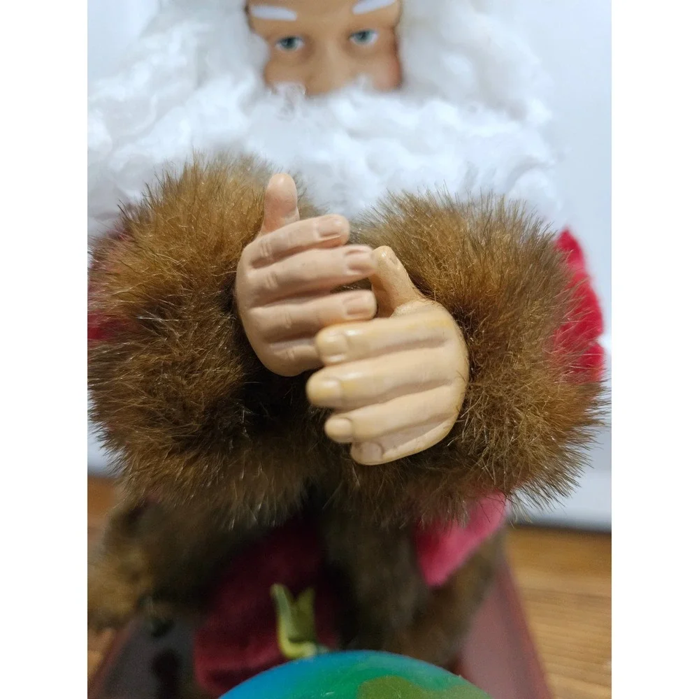 Holiday Time Peace on Earth Animated Musical Santa Woodland Forest Animals Boxed